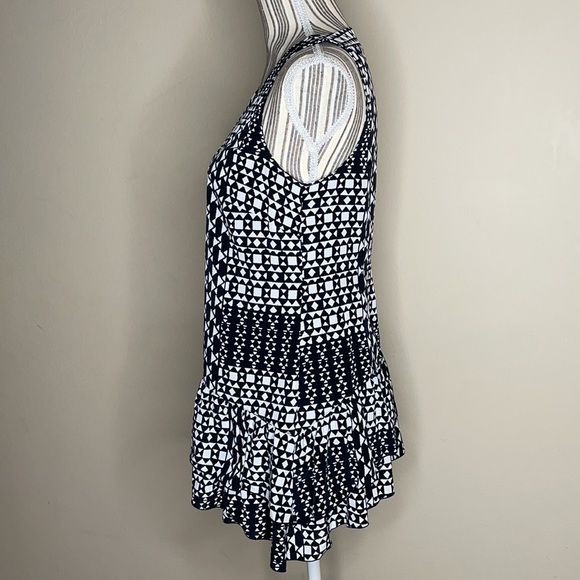 Style & Co geometric sleeveless top peplum PS - Picture 3 of 12